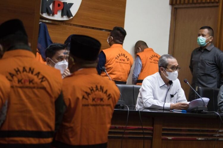 Koruptor: Dampak dan Upaya Pemberantasannya